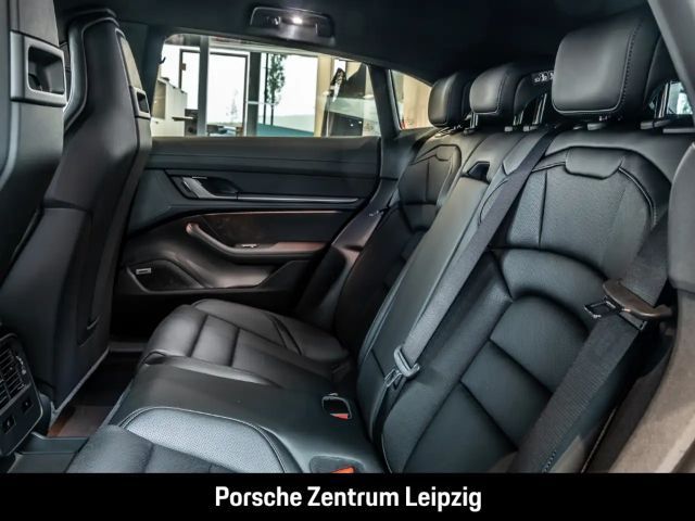 Porsche Taycan Black Edition Sport Turismo