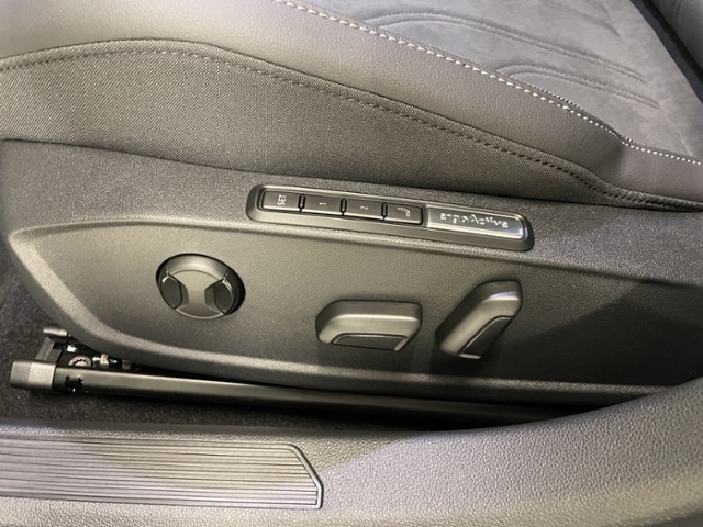 Volkswagen Golf 2.0 TDI DSG Golf VIII