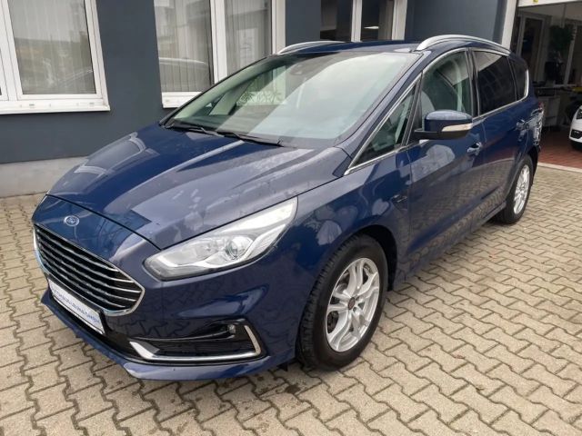 Ford S-Max Titanium