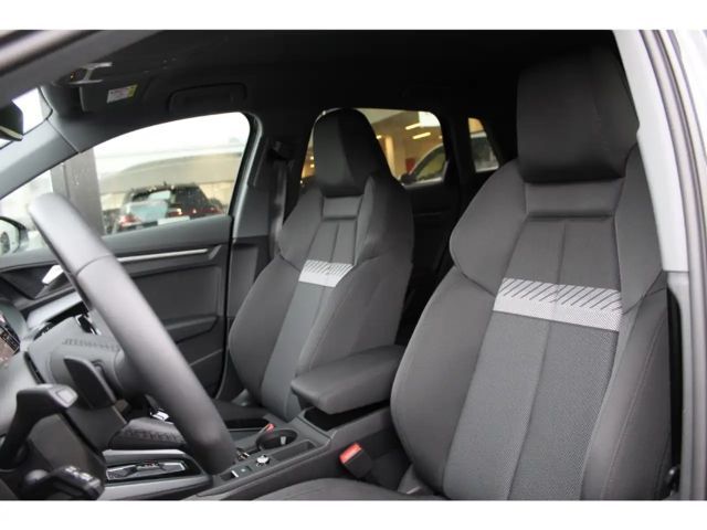 Audi A3 35 TFSI Business S-Tronic Sedan