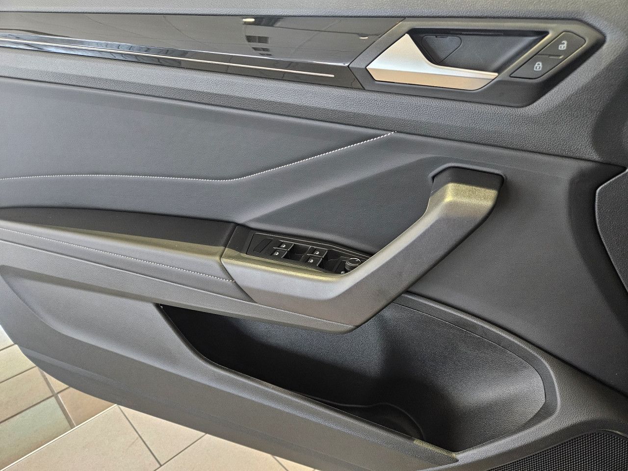 Volkswagen T-Roc 1.5 TSI Cabriolet DSG R-Line