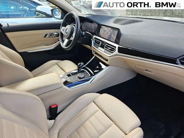 BMW 330 330i Touring xDrive