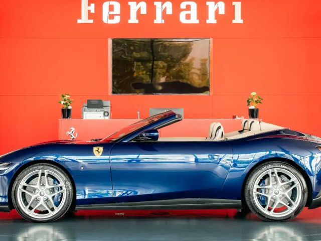 Ferrari Roma Spider