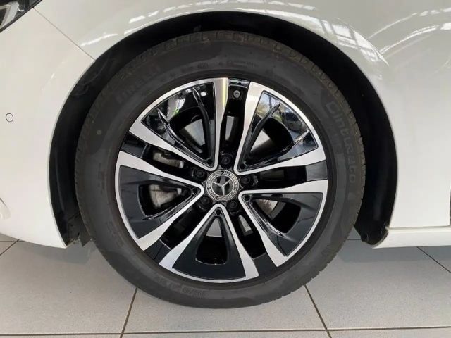 Mercedes-Benz B 200 Progressive Sedan