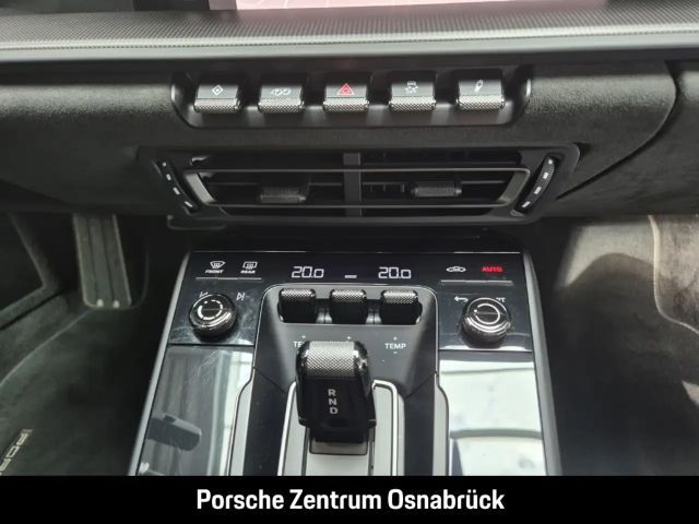 Porsche 992 4 Coupé GTS Targa