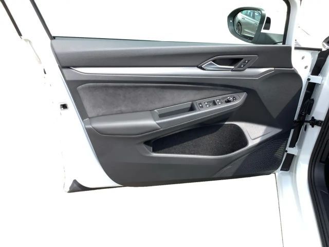 Volkswagen Golf 1.5 eTSI DSG Style Variant