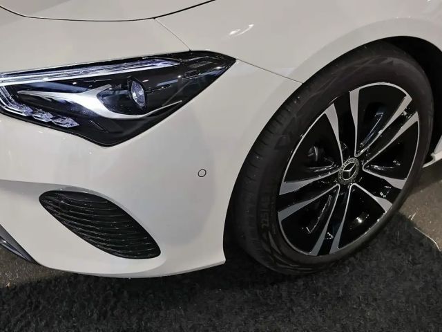 Mercedes-Benz CLA 180 Coupé Progressive