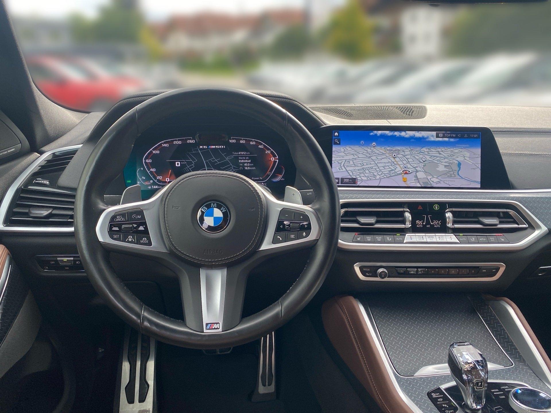BMW X6 M50i