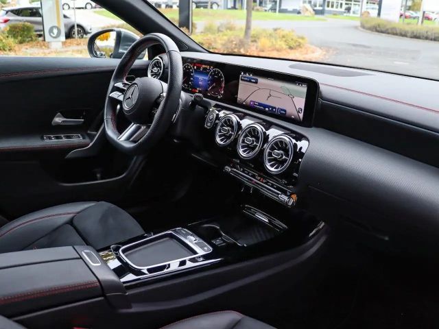 Mercedes-Benz CLA 200 AMG Line