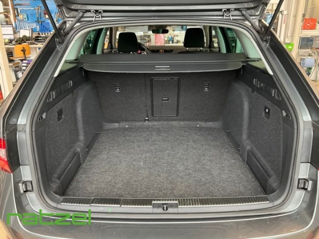 Skoda Superb 2.0 TDI Combi Style Style