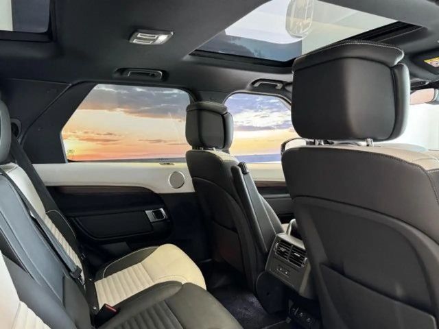 Land Rover Discovery D300 Dynamic HSE