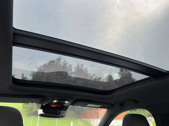 Volvo XC40 R-Design Recharge T5