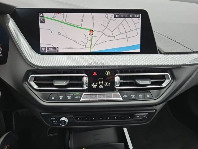 BMW 120 120d Luxury Line Sedan xDrive