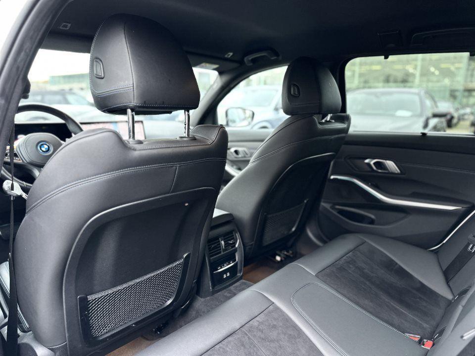 BMW 330 330e Touring