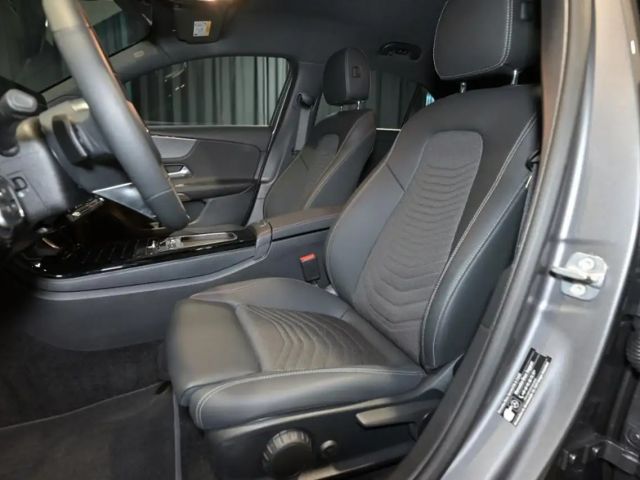 Mercedes-Benz A 200 A 200 d Progressive