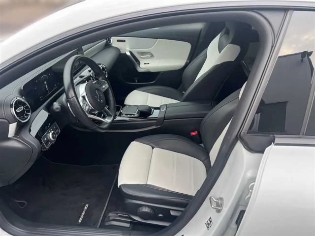 Mercedes-Benz CLA 250 4MATIC AMG Line Sedan