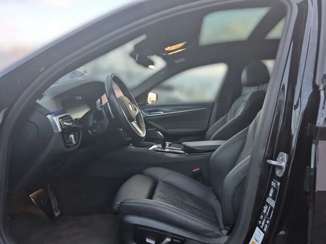 BMW 530 530d M-Sport Touring xDrive