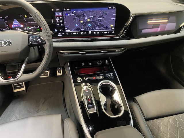 Audi A6 Avant Quattro S-Tronic