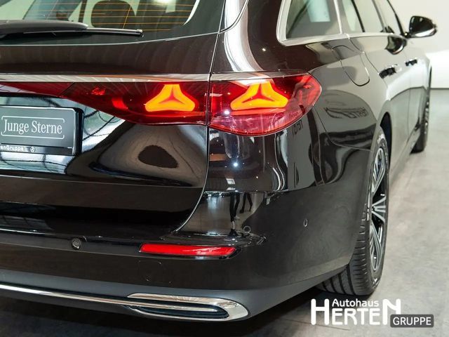 Mercedes-Benz E 220 AVANTGARDE E 220 d Estate
