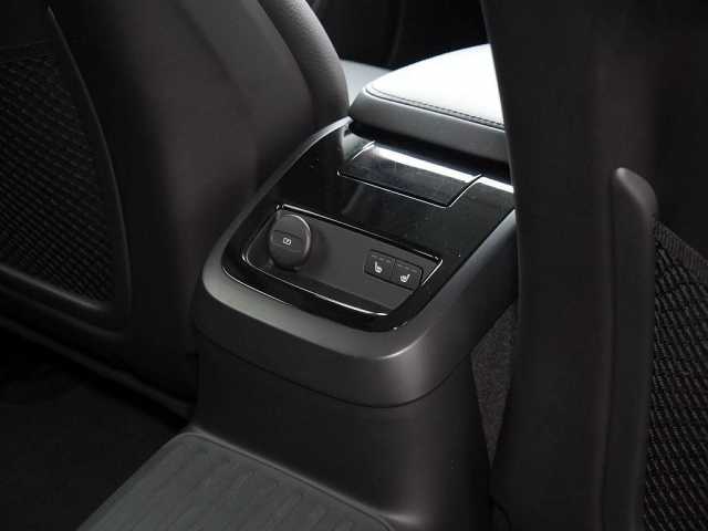 Volvo V60 AWD Plus T6