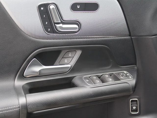 Mercedes-Benz GLA 200 4MATIC GLA 200 d