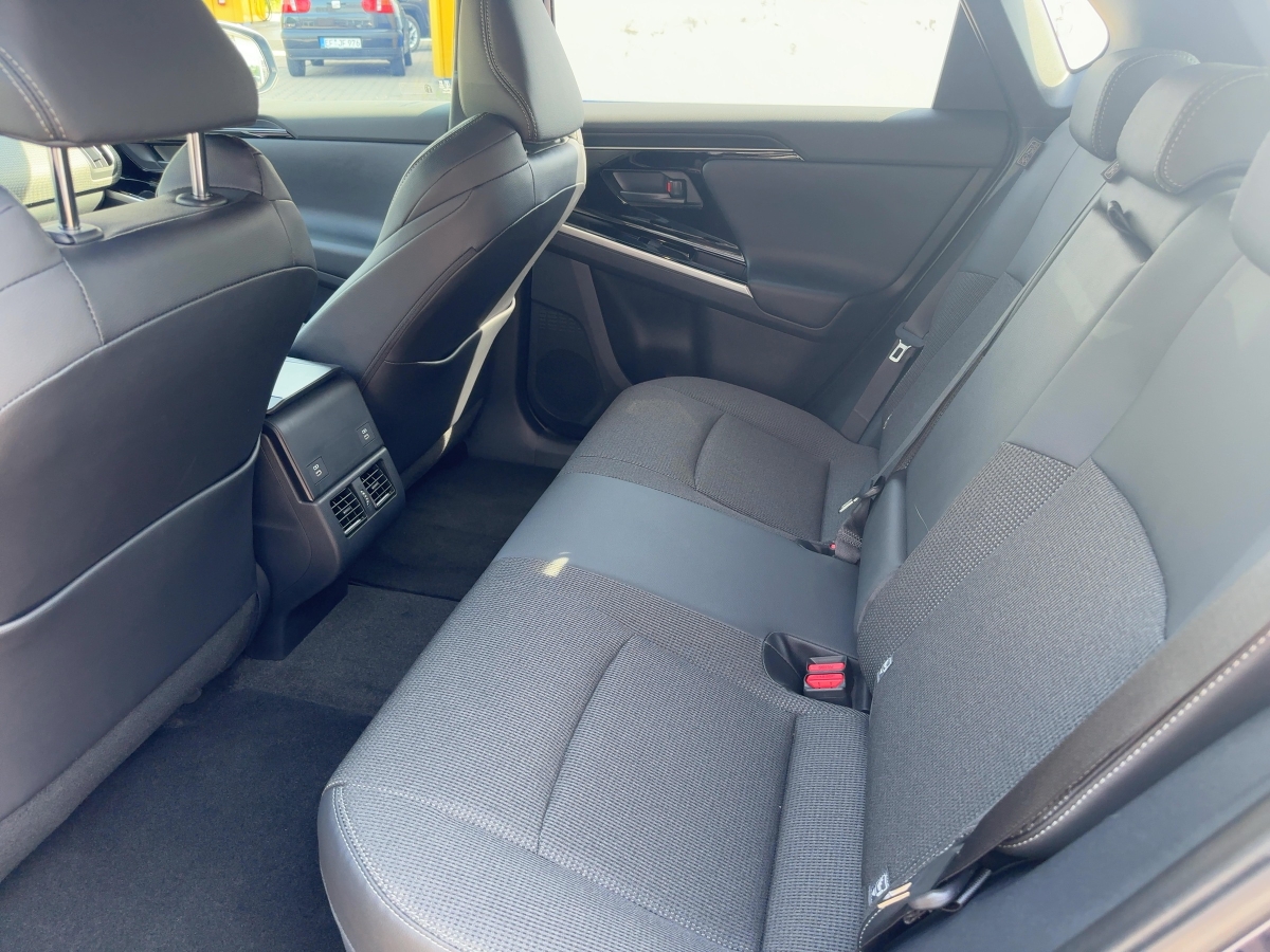 Toyota bZ4X 5-deurs Team D