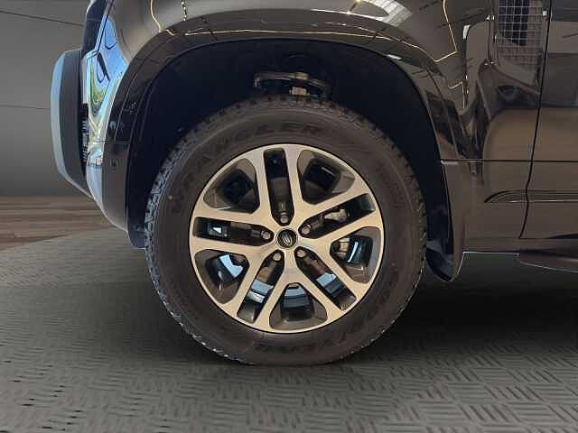 Land Rover Defender 90 Dynamic SE