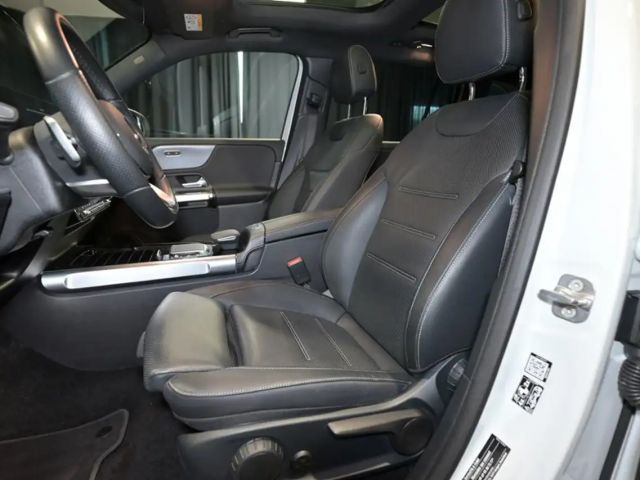 Mercedes-Benz EQB 300 4MATIC AMG Line