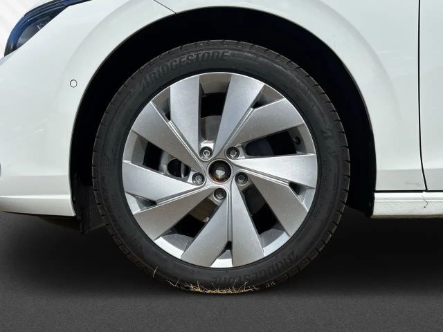 Volkswagen Golf 1.5 eTSI Golf VIII Style