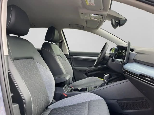 Volkswagen Golf 1.5 TSI IQ.Drive