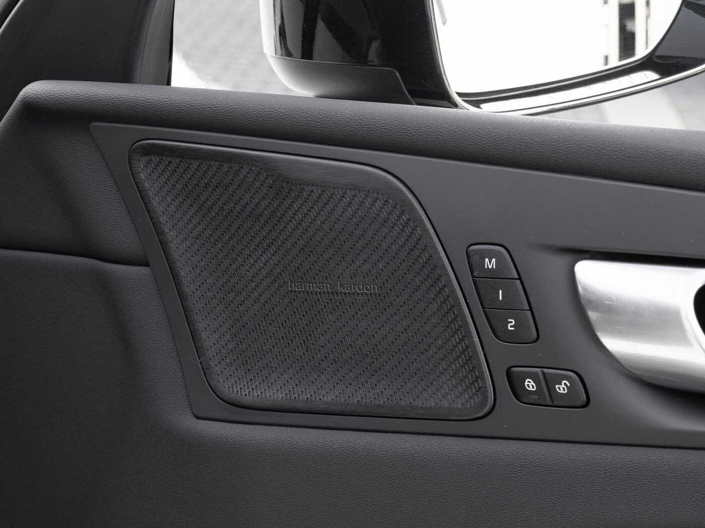 Volvo XC60 AWD Dark Recharge Ultimate