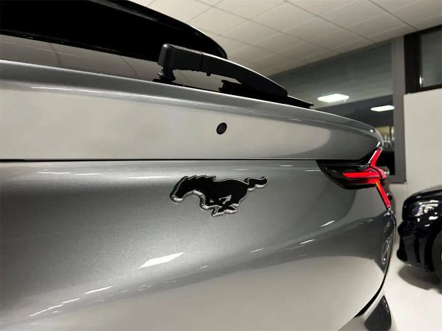 Ford Mustang Mach-E AWD Standard range