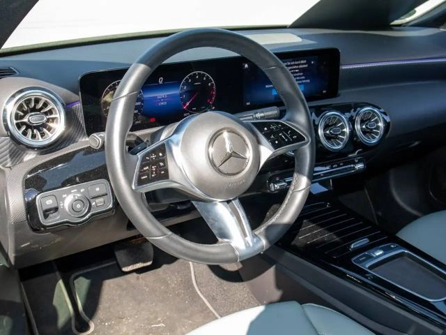 Mercedes-Benz A 200 Progressive