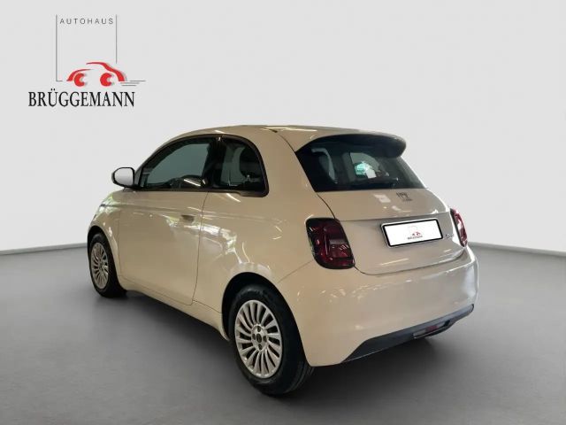Fiat 500e + Radio- & Winterpaket