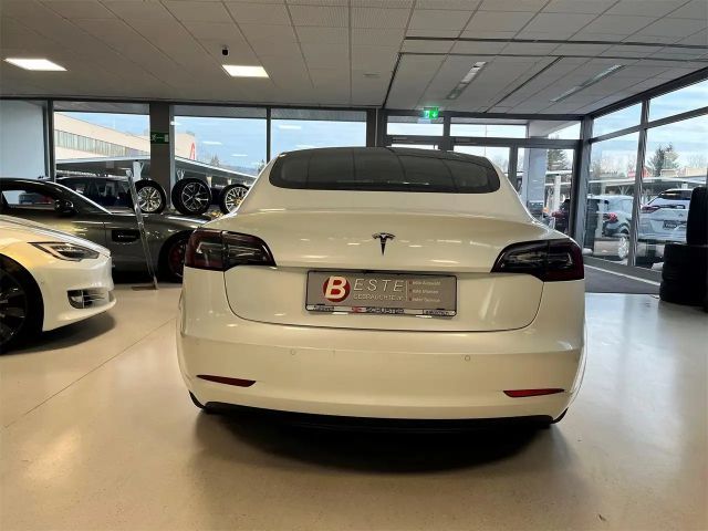 Tesla Model 3 Standard Range