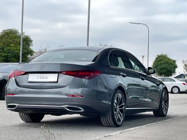 Mercedes-Benz C 200 Sedan