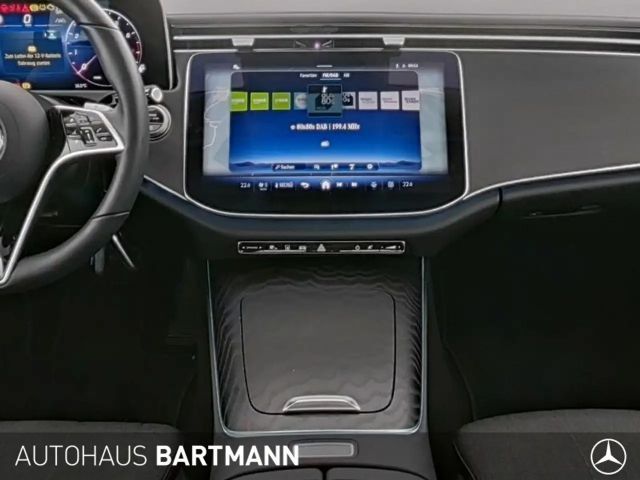 Mercedes-Benz E 200 Sedan