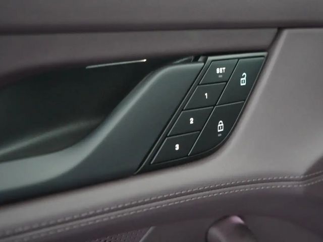 Porsche Taycan 4 Cross Turismo