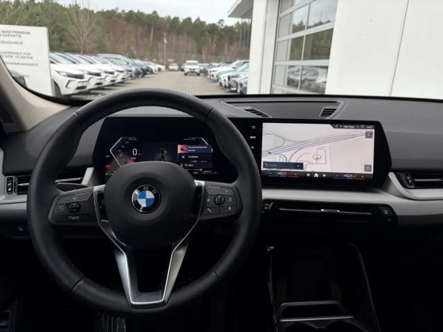 BMW X1 20i Sommer17'' AHK AdLED ParkAss Komf El.Heckklapp