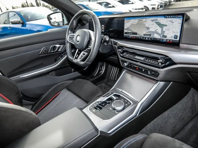 BMW 320 320i M-Sport Sedan