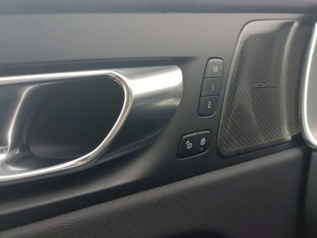 Volvo XC60 AWD Dark Plus T6