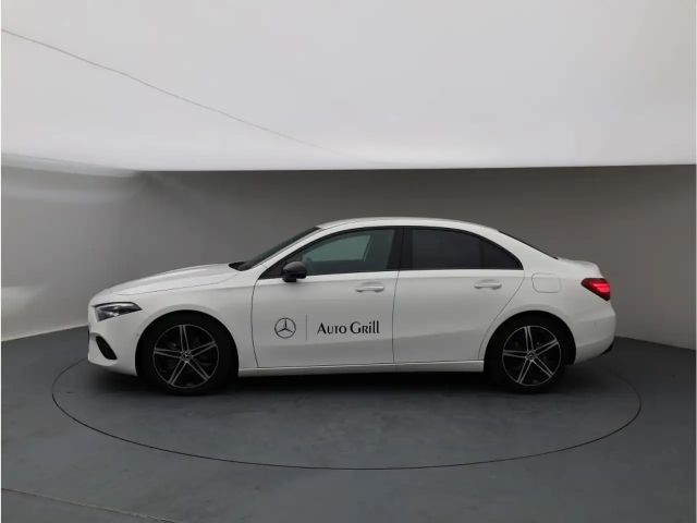 Mercedes-Benz A 180 Limo Night Distronic KeyGO Ambi Standhzg