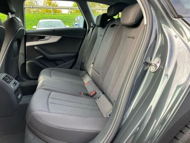 Audi A4 30 TDI S-Tronic