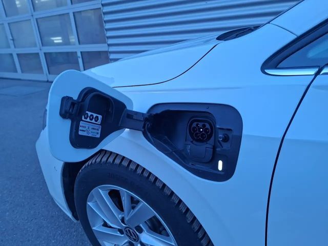 Volkswagen Golf DSG Style eHybrid