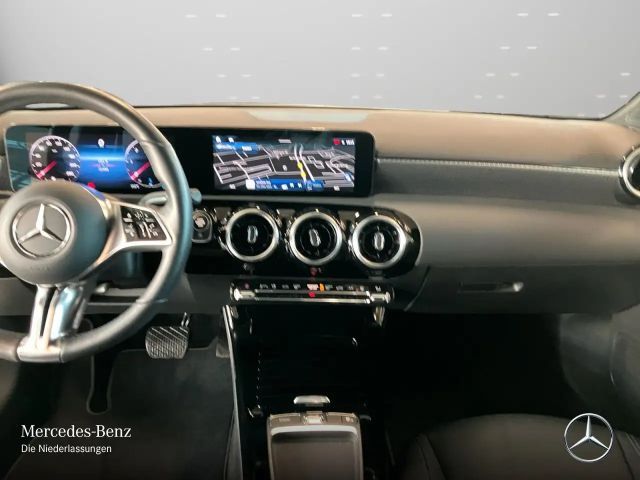 Mercedes-Benz A 200 A 200 d Progressive