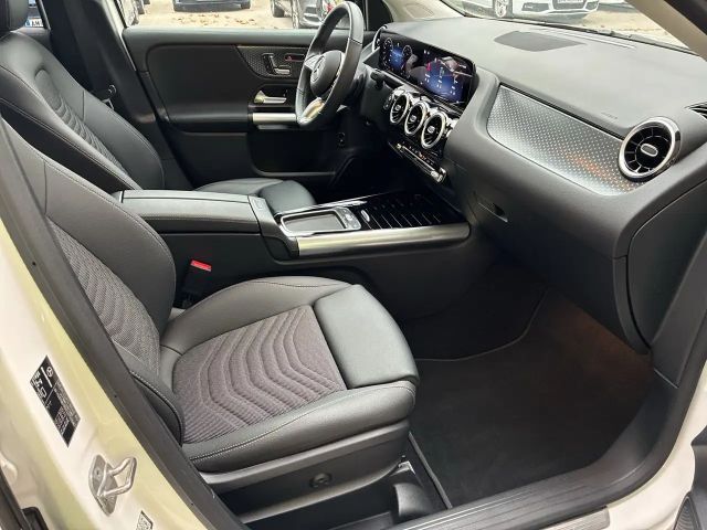 Mercedes-Benz GLA 200 Progressive