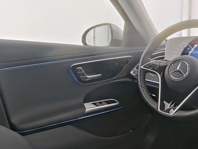 Mercedes-Benz E 220 AVANTGARDE E 220 d Sedan