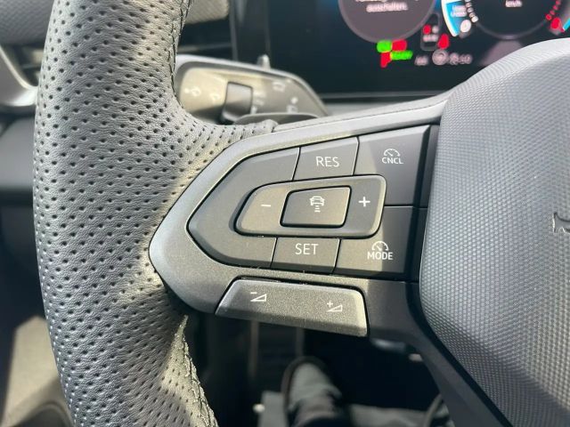 Volkswagen T-Roc 1.5 eTSI DSG R-Line