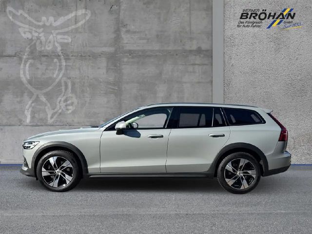 Volvo V60 Cross Country AWD Plus