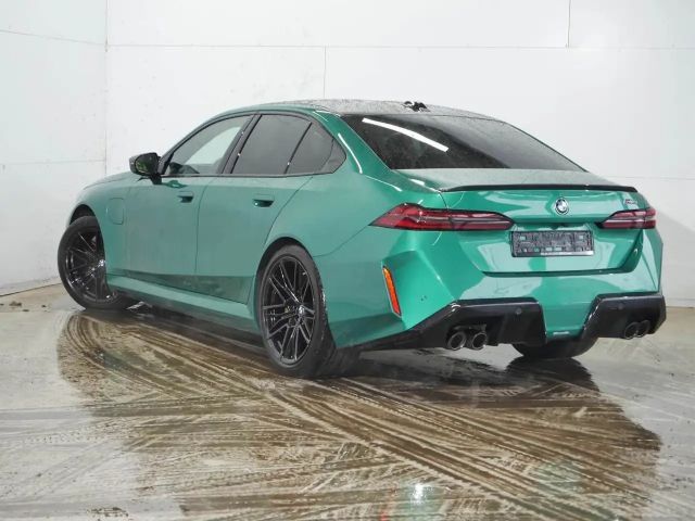 BMW M5 Sedan